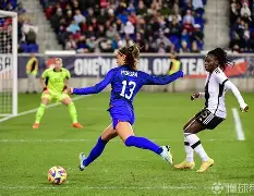 国外女足名将争夺年度最佳球员殊荣(女足在国外踢球球员)